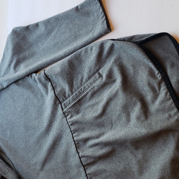 North Face Girl's Long Sleeve Gray Sweatshirt w/Pocket Size M (10/12) - Picture 7 of 13